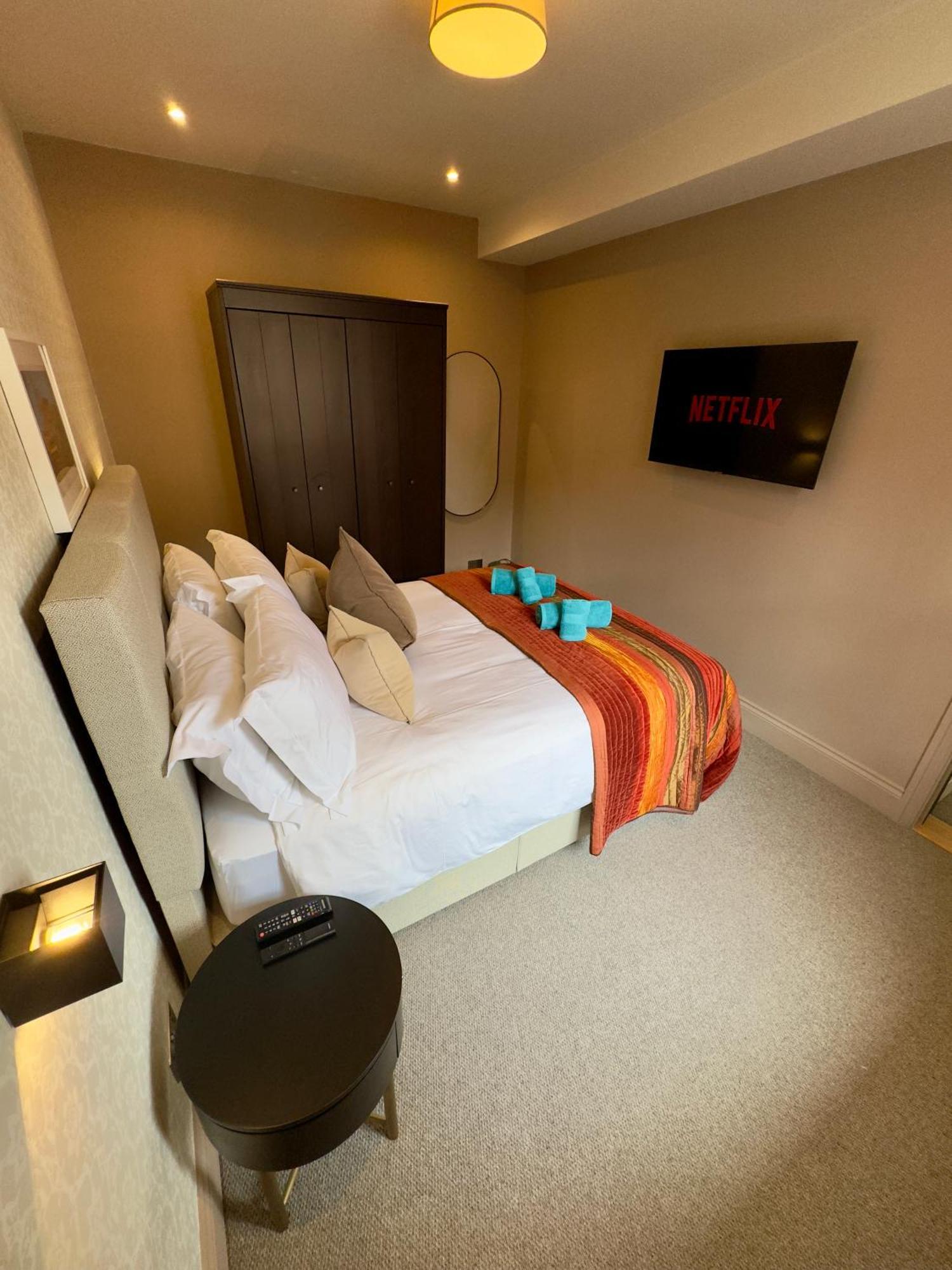 Romeo'S Arch High End Luxury In Centre Of Stratford With Parking 아파트 외부 사진